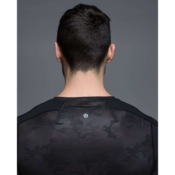 Lululemon Repetition Short Sleeve Shirt Sz Medium Savasana Camo Black READ - Picture 7 of 15